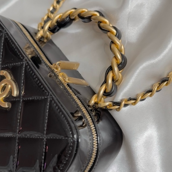 ❌SOLD❌Chanel Patent Leather Top Handle Vanity Crossbody Bag - Picture 2 of 16